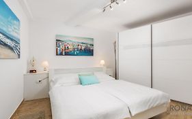 Apartment Follow Me